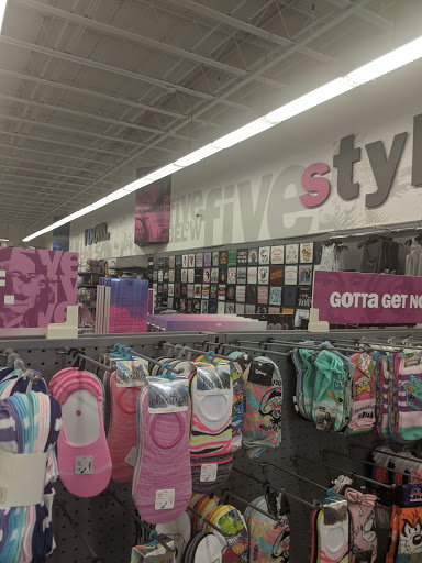 Variety Store «Five Below», reviews and photos, 2145 S Telegraph Rd, Bloomfield Hills, MI 48302, USA