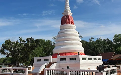 Phra Chedi Klang Nam (Samut Chedi) image