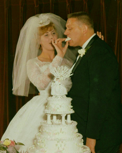 Wedding Bakery «Piece of Cake», reviews and photos, 210 Main St, Evansville, IN 47708, USA