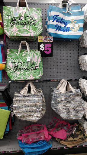 Variety Store «Five Below», reviews and photos, 1468 E Golf Rd, Schaumburg, IL 60173, USA