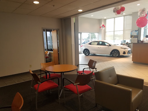 Toyota Dealer «Springhill Toyota», reviews and photos, 3062 Government Blvd, Mobile, AL 36606, USA