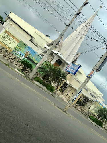 Iglesia Católica de las Madres Carmelitas - Machala