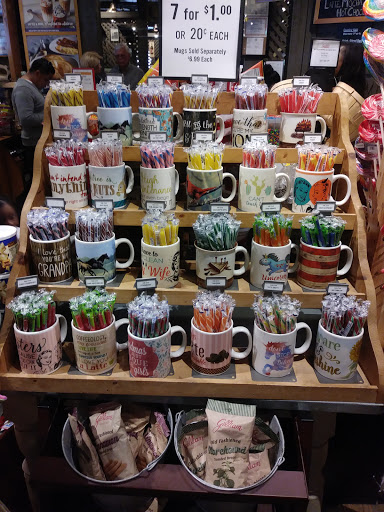 American Restaurant «Cracker Barrel Old Country Store», reviews and photos, 5580 Windward Pkwy, Alpharetta, GA 30004, USA