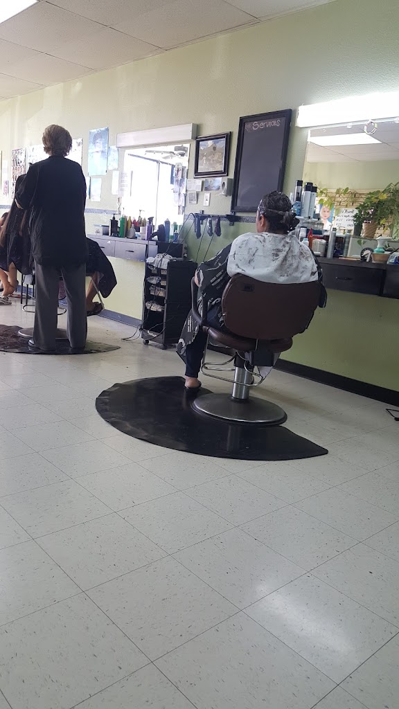 Q's Beauty Salon 95334