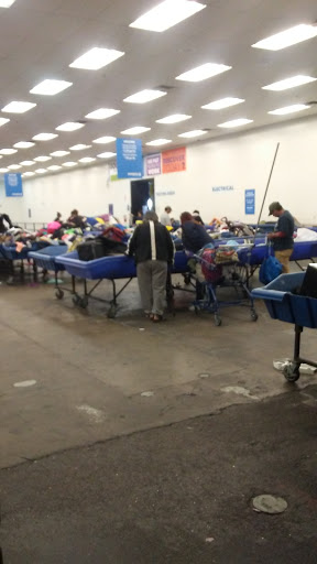 Thrift Store «Goodwill Clearance Outlet, Donation Center & Career Center», reviews and photos, 515 N 51st Ave, Phoenix, AZ 85043, USA