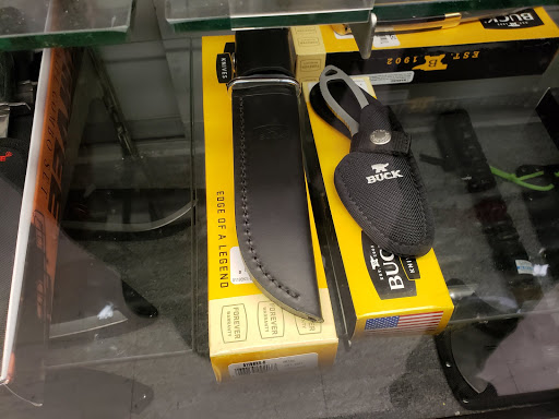 Sporting Goods Store «Big 5 Sporting Goods - Fresno», reviews and photos, 5488 N Blackstone Ave, Fresno, CA 93710, USA