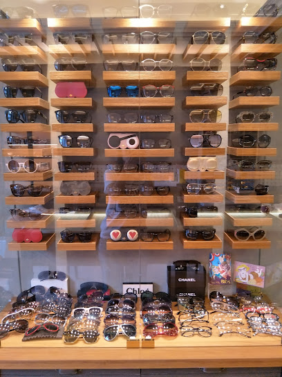 飛碟眼鏡 Ricky eyewear-桃園眼鏡推薦、RODENSTOCK、MYKITA、太陽眼鏡、高度近視、飛碟眼鏡