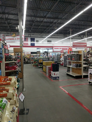 Home Improvement Store «Tractor Supply Co.», reviews and photos, 124 Commerce Way, Newport, VT 05855, USA