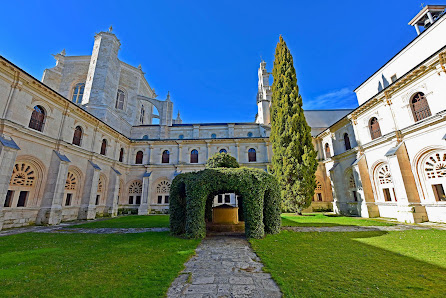 Hospedería Monasterio de La Vid C. Cam. Real, 3, 09471 La Vid, Burgos, España