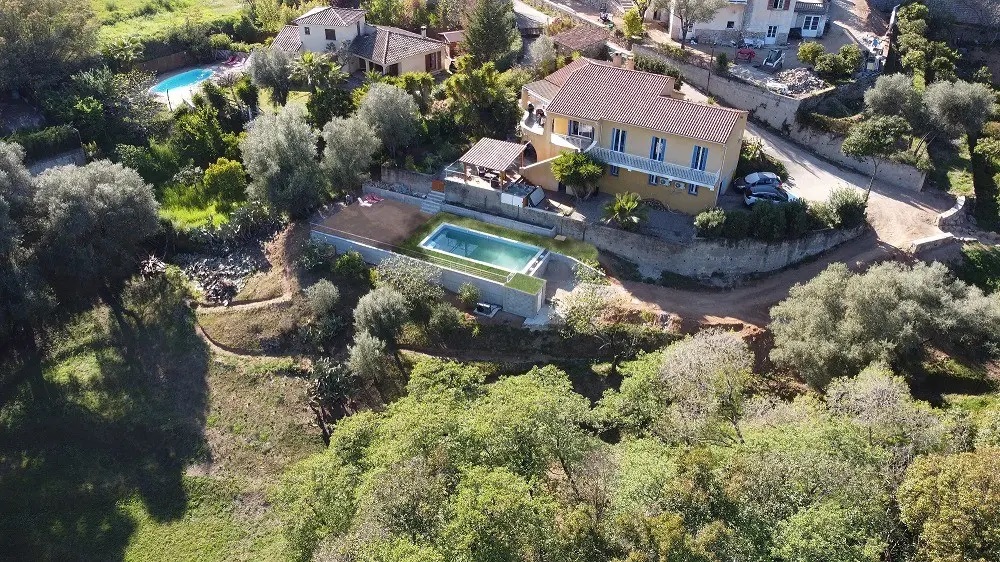 Location maison de vacance avec piscine et jacuzzi proche ajaccio au calme pour 6 personnes à Afa (Haute-Corse 20)