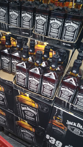 Liquor Store «Yankee Spirits Inc», reviews and photos, 628 Washington St, Attleboro, MA 02703, USA