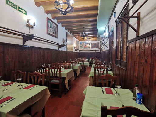 Restaurante Airiños do Miño - C. Ponciano, 4, 28015 Madrid
