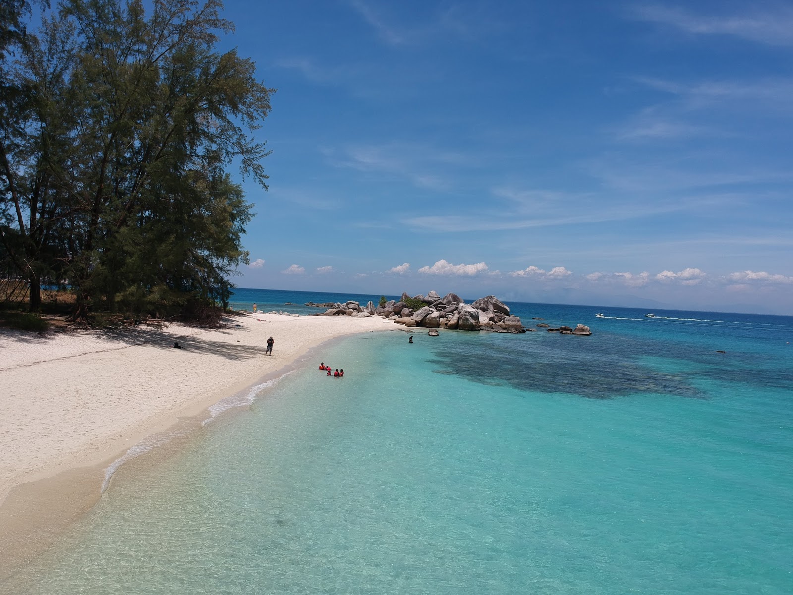 Teluk Keke Beach的照片 带有宽敞的海岸