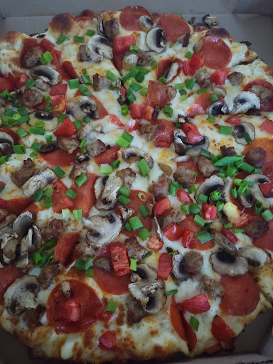 Pizza Restaurant «Round Table Pizza», reviews and photos, 3276 NW Plaza Rd, Silverdale, WA 98383, USA