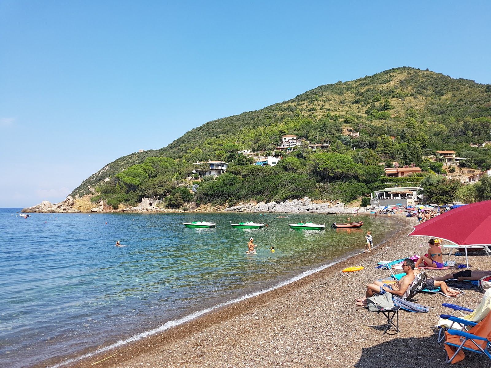 Foto de Playa Nisporto con cala pequeña