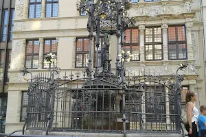 Oskar Winter Fountain image