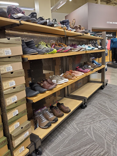 Camping Store «REI», reviews and photos, 49 Fitzgerald Street, Yonkers, NY 10710, USA