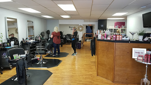 Beauty Salon «Beauty Bar Salon & Spa», reviews and photos, 53 E Locust St, Wilmington, OH 45177, USA