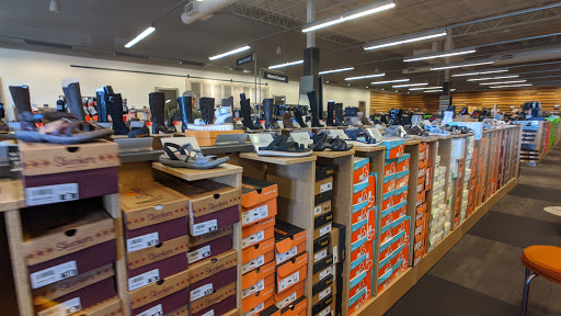 Shoe Store «DSW Designer Shoe Warehouse», reviews and photos, 11500 Burleigh St., Wauwatosa, WI 53222, USA