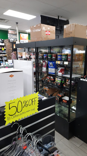 Tobacco Shop «Tundra Smoke Shop», reviews and photos, 2719 S Oneida St, Green Bay, WI 54304, USA