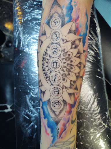 Tattoo Shop «Blue Magic Tattoo», reviews and photos, 366 W Virginia St, Crystal Lake, IL 60014, USA