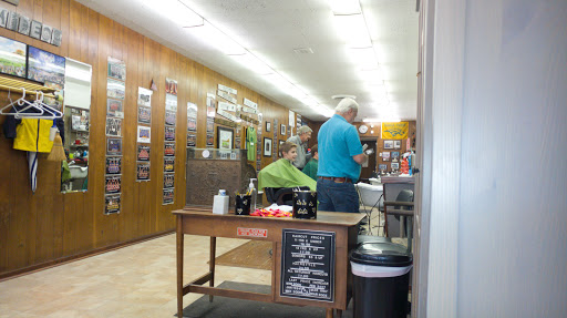 Barber Shop «Busy Bee Barber Shop», reviews and photos, 417 N Main St B, Glen Ellyn, IL 60137, USA