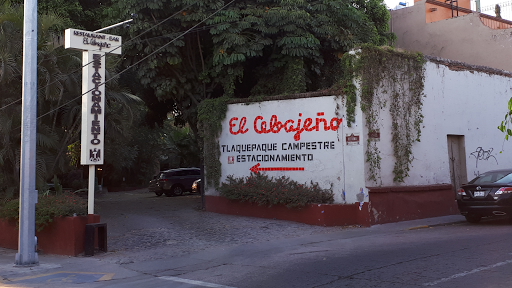 El Abajeño Estacionamiento