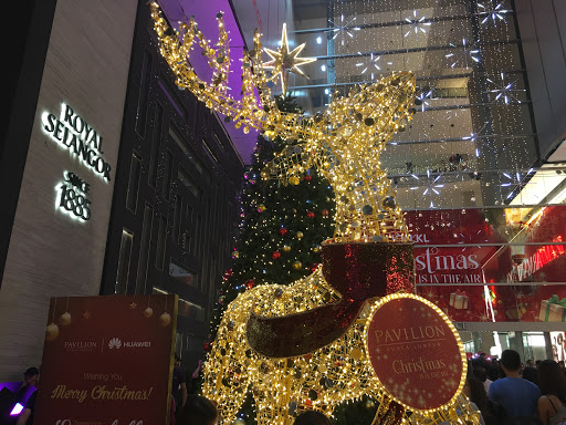 Shopping Mall «Pavilion Shopping Center», reviews and photos, 24055 Chagrin Blvd, Beachwood, OH 44122, USA