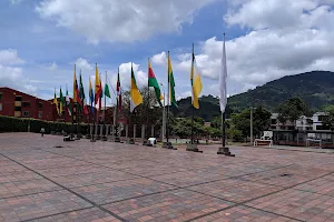 Parque de las Banderas image