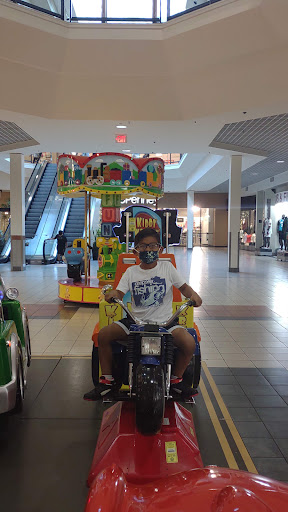 Shopping Mall «North Riverside Park Mall», reviews and photos, 7501 W Cermak Rd, N Riverside, IL 60546, USA