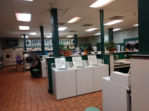 Laundromat «The Laundry Co of Carmichael», reviews and photos, 6450 Fair Oaks Blvd, Carmichael, CA 95608, USA