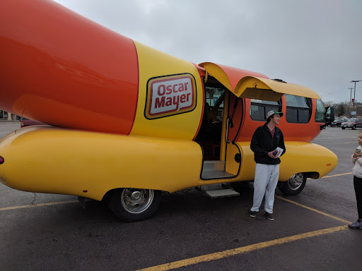 Shopping Mall «Howard and Western Shopping Center», reviews and photos, 7510 N Western Ave, Chicago, IL 60645, USA