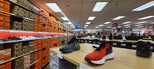 Shoe Store «Famous Footwear», reviews and photos, 8231 Old Troy Pike, Huber Heights, OH 45424, USA