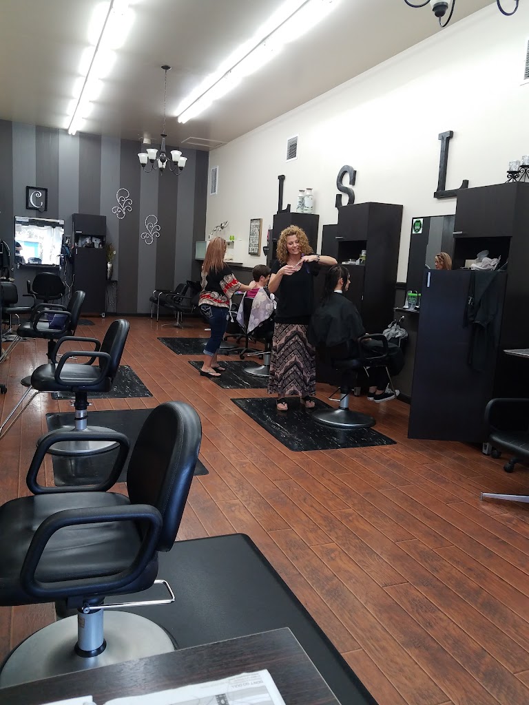 Pat's Hair Fashions 98563