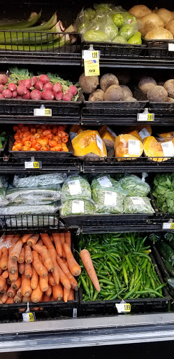 Grocery Store «J & J Foods», reviews and photos, 1075 Jesse Jewell Pkwy, Gainesville, GA 30501, USA