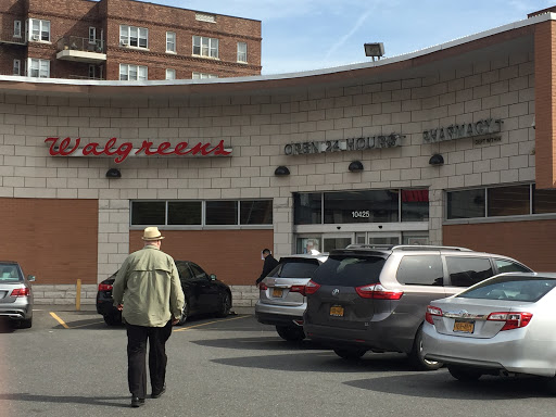 Walgreens, 10425 Queens Blvd, Forest Hills, NY 11375, USA, 