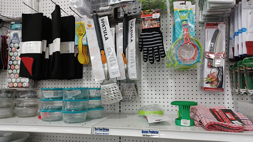 Thrift Store «Goodwill Ocala Superstore Adjacent to Paddock Mall», reviews and photos, 2830 SW 27th Ave, Ocala, FL 34471, USA