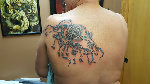 I Ov Thee Dragon Tattoo And Body Piercing Studio, 614 6th St, Racine, WI 53403, USA, 