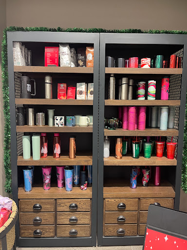 Shopping Mall «Enfield Square», reviews and photos, 90 Elm St, Enfield, CT 06082, USA