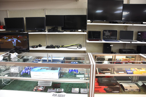 Pawn Shop «Mad Dog Pawn», reviews and photos, 3324 Manatee Ave W, Bradenton, FL 34205, USA