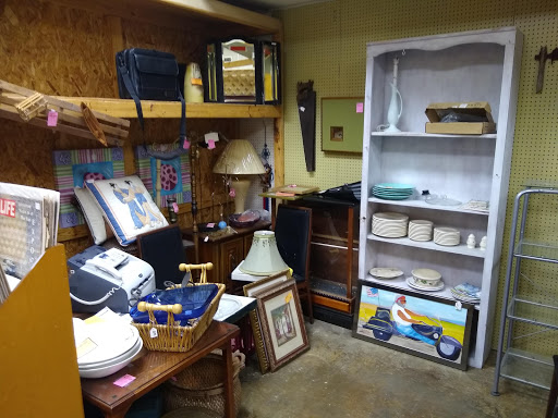 Flea Market «Fort Walton Beach Flea Market», reviews and photos, 125 Eglin Pkwy SE, Fort Walton Beach, FL 32548, USA