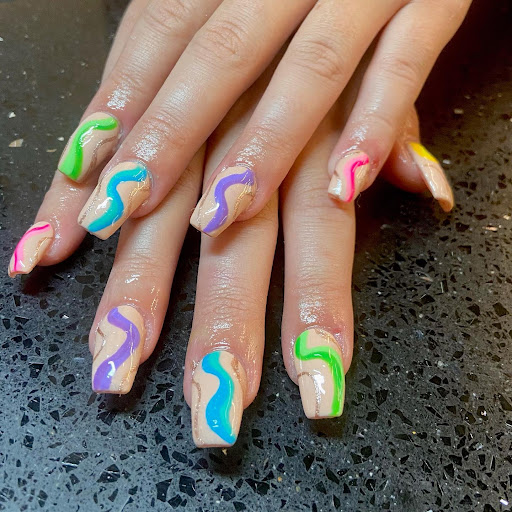 Beauty Salon «Hair Benders Salon», reviews and photos, 2617 E Center St, Kingsport, TN 37664, USA