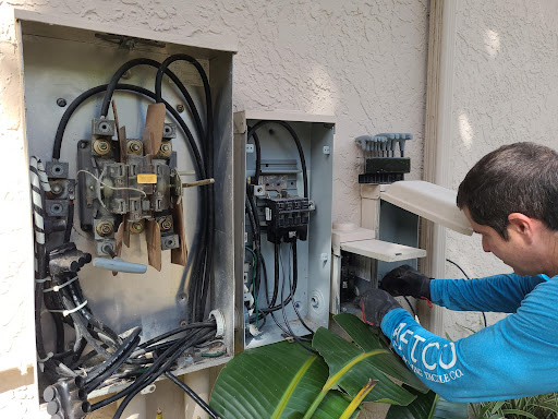 Electrician «Electrical Services FL», reviews and photos, 1800 NE 180th St, North Miami Beach, FL 33162, USA