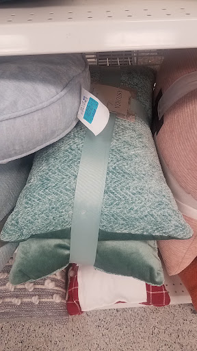 Clothing Store «Ross Dress for Less», reviews and photos, 2000 El Cerrito Plaza, El Cerrito, CA 94530, USA