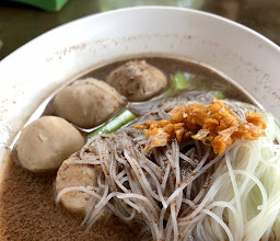 Hoi Khaa Rim Ping noodles photo
