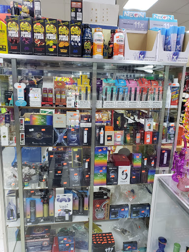 Liquor Store «Royal Liquor & Wine», reviews and photos, 1015 N Randall Rd, Elgin, IL 60123, USA