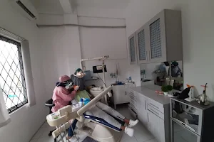 Dokter Gigi / Dentist / LDC (Lombok Dental Care) image
