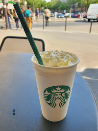 Café du Restaurant servant le petit-déjeuner Starbucks à Paris - n°1