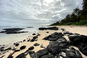 Pomponette Public Beach image