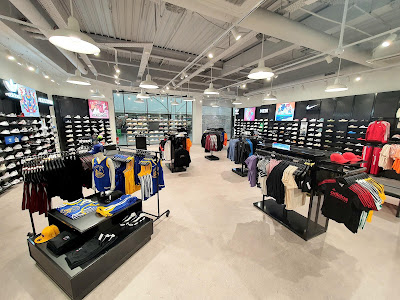 Foot Locker à Écully